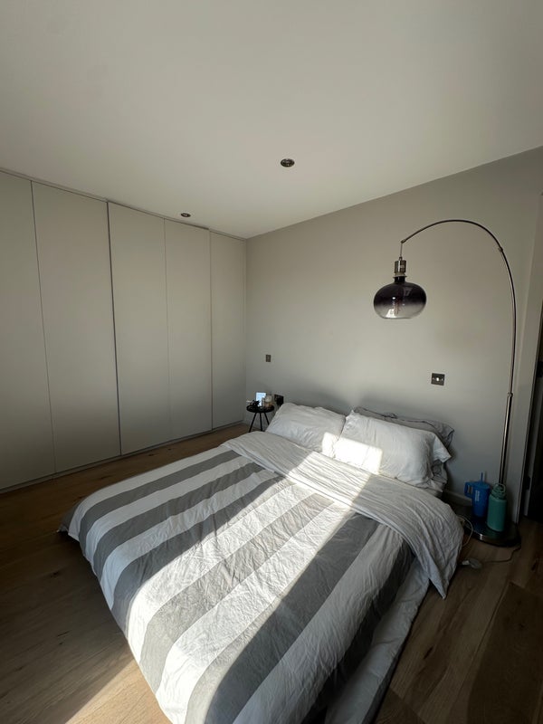 Flat Tudor Road in Greater London