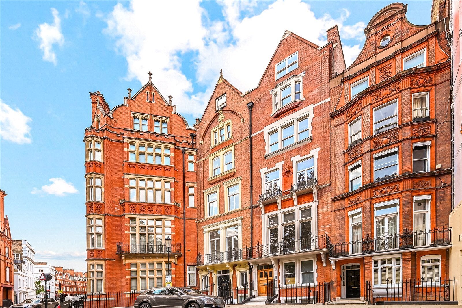 Flat Hans Place in Greater London