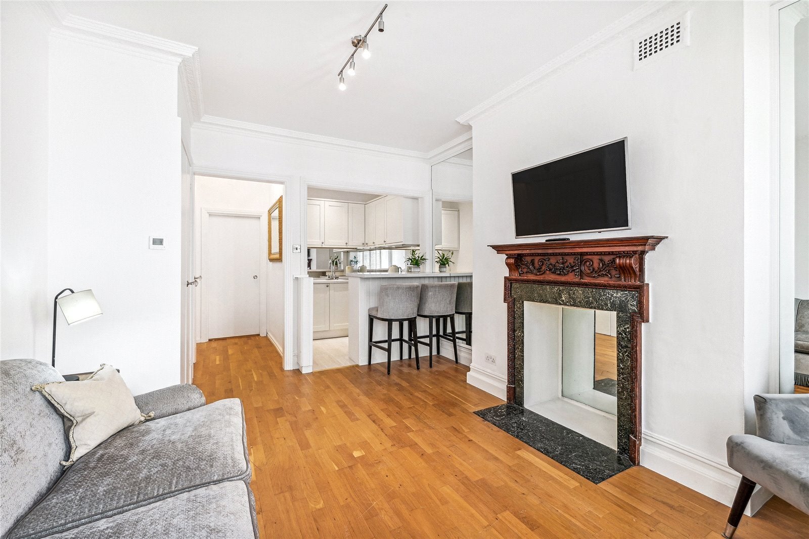 Flat Hans Place in Greater London