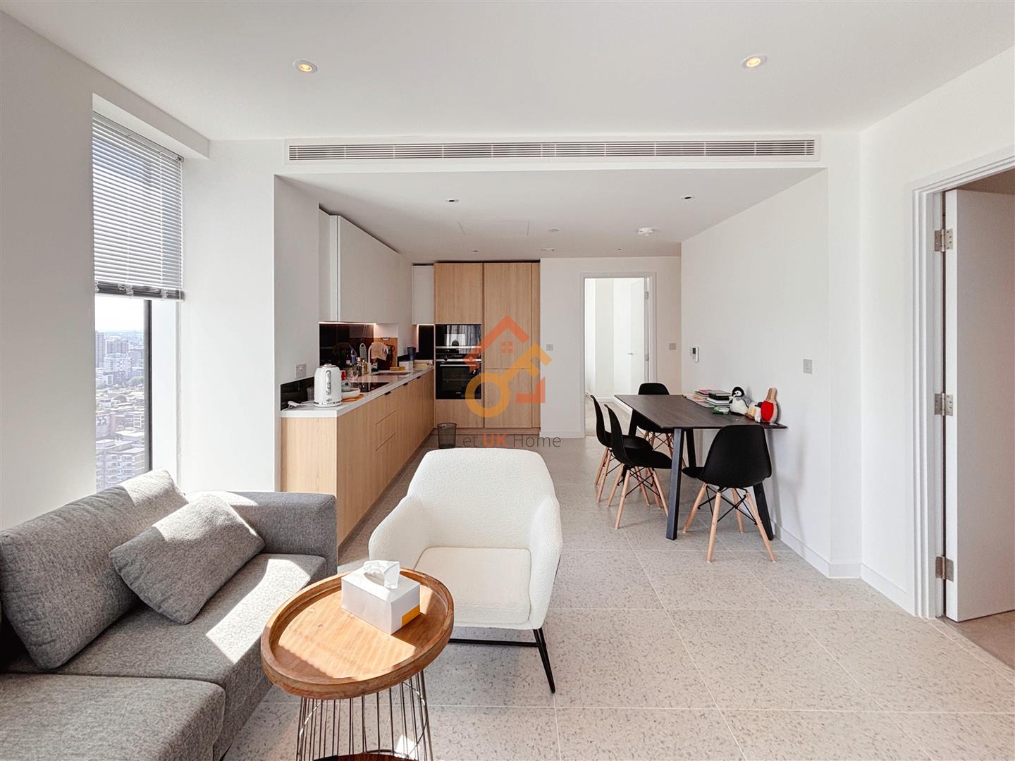 Flat Cendal Crescent in Greater London