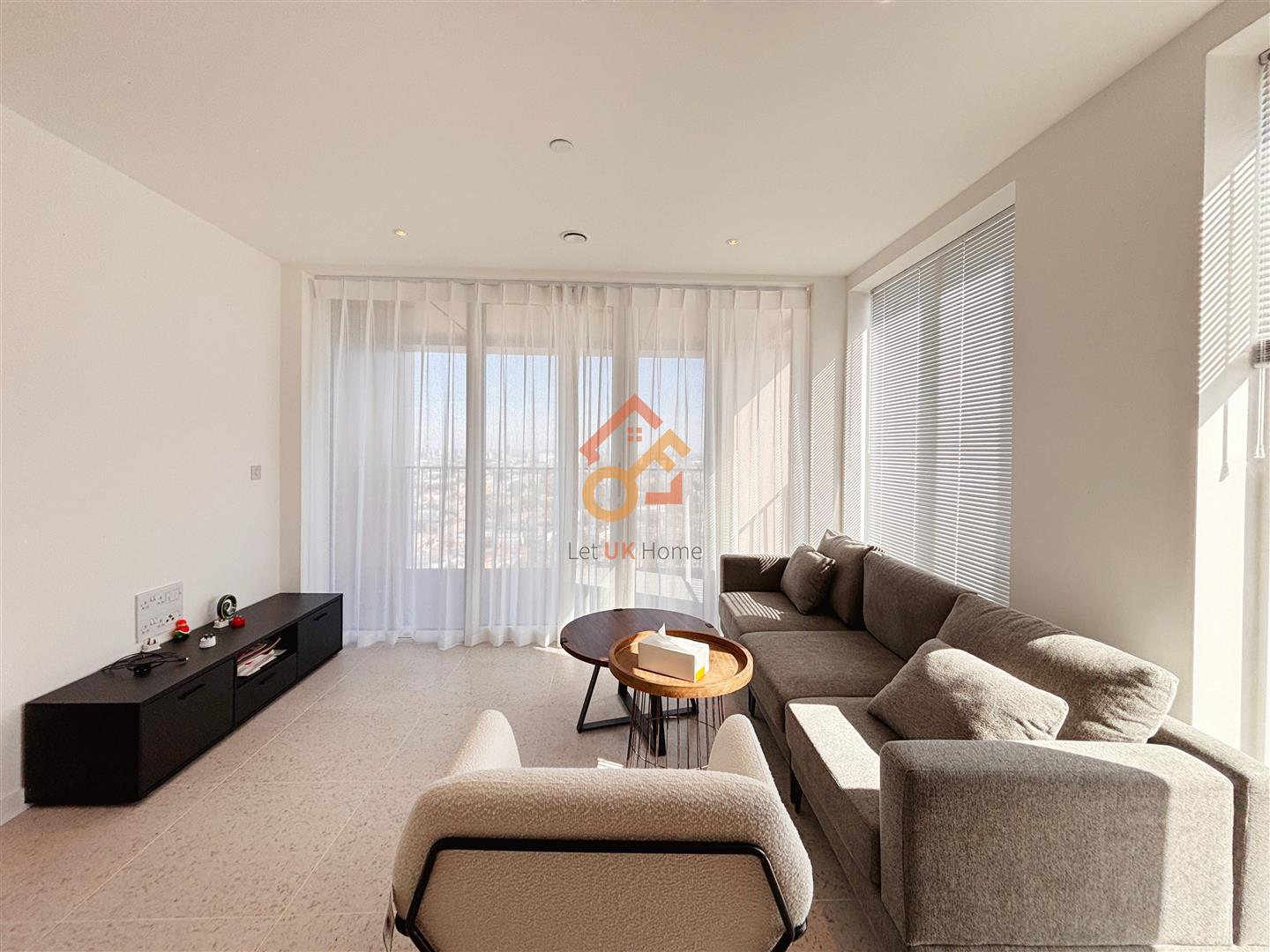Flat Cendal Crescent in Greater London