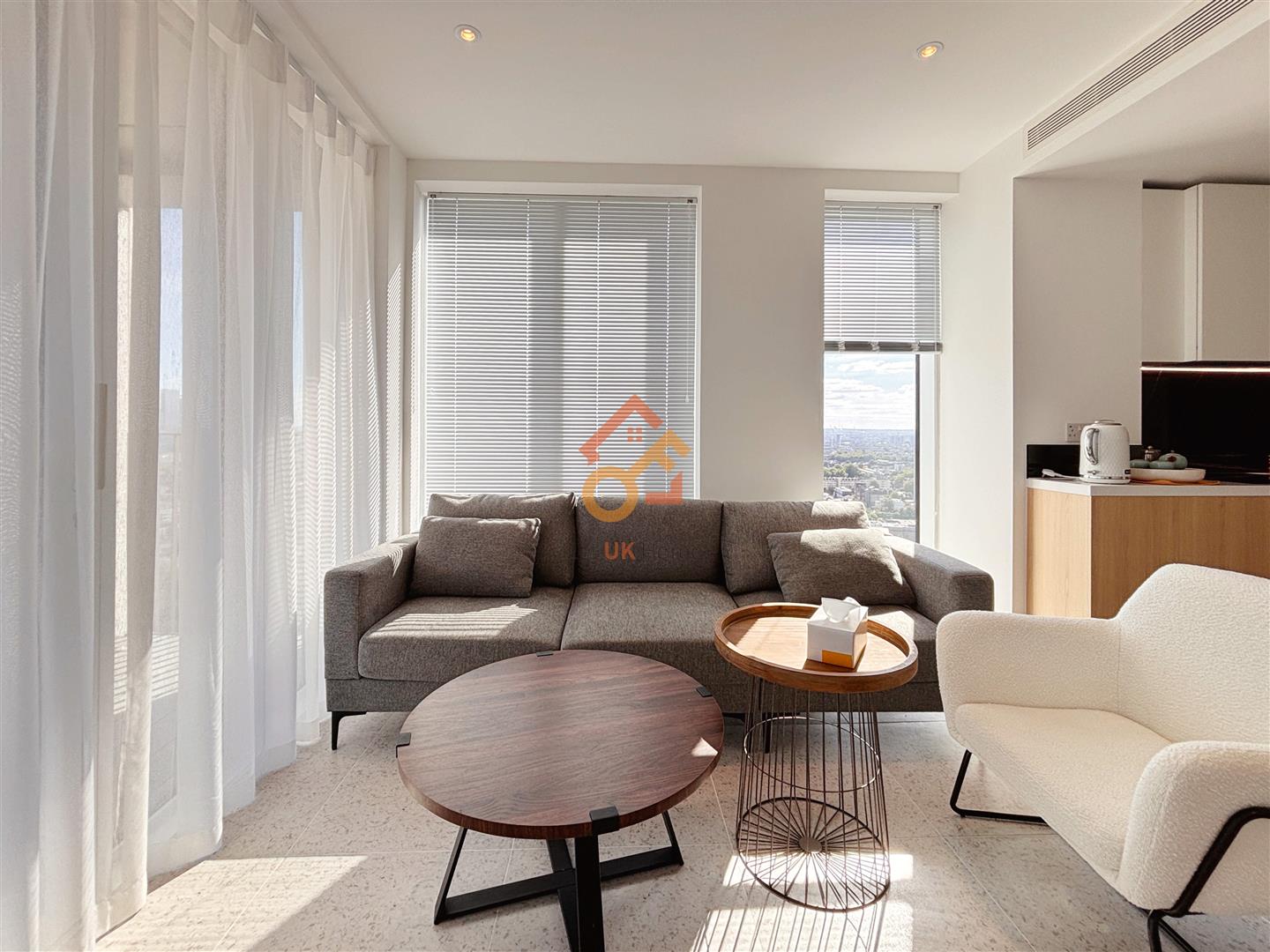 Flat Cendal Crescent in Greater London