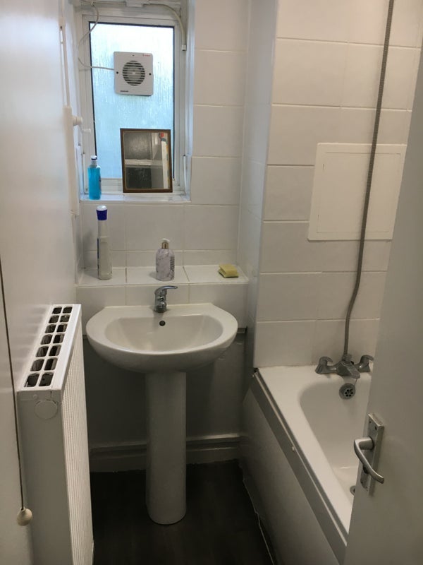 Room Patmore Street in Greater London
