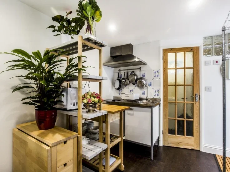 Room Hayter Road in Greater London