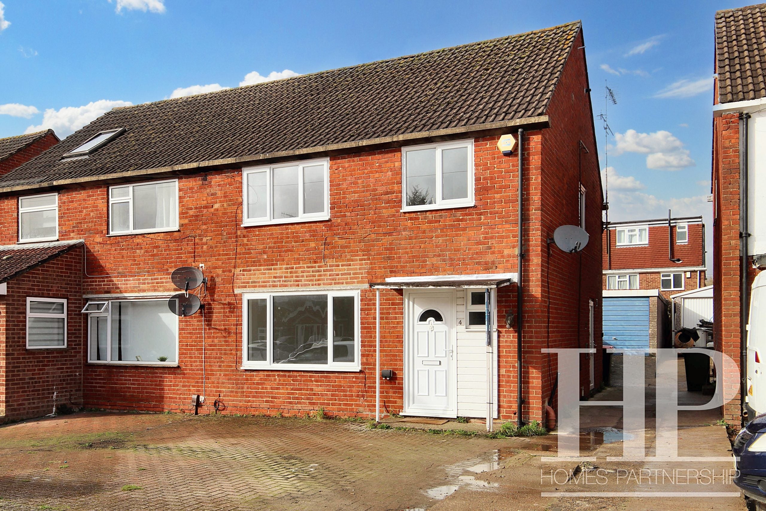House Tennyson Close in Crawley