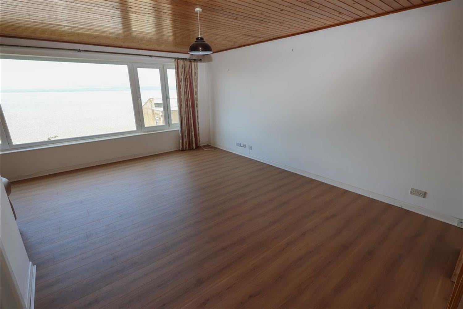 Flat Wellington Terrace in Clevedon