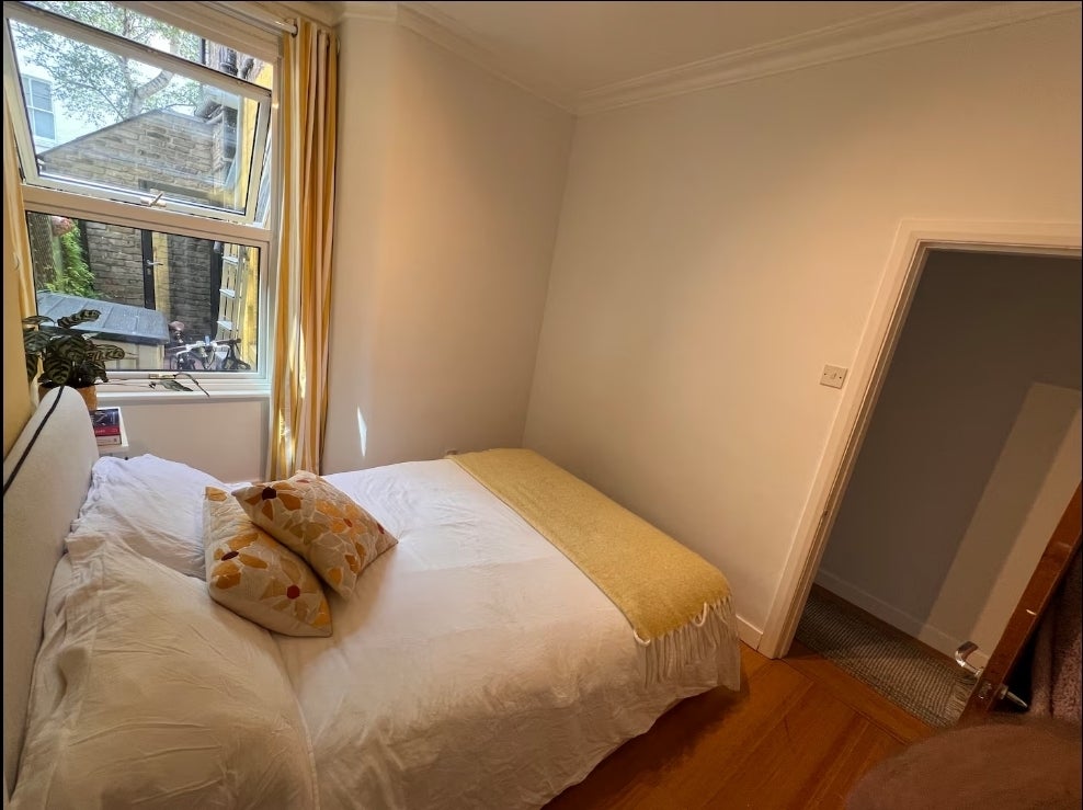 Flat Musard Road in Greater London