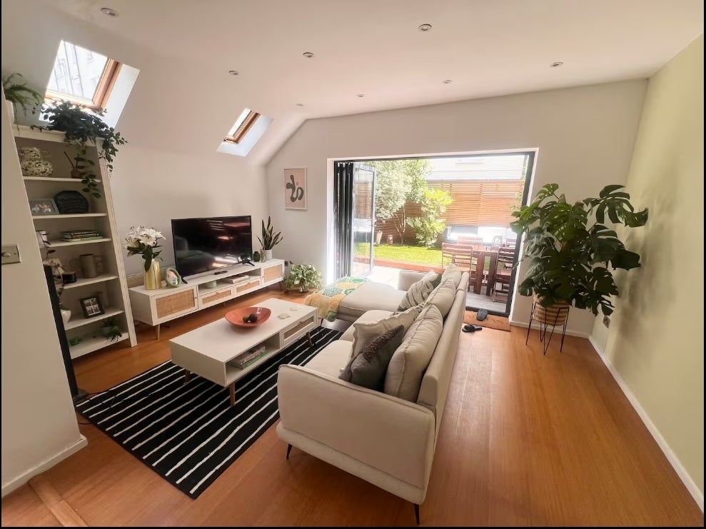 Flat Musard Road in Greater London