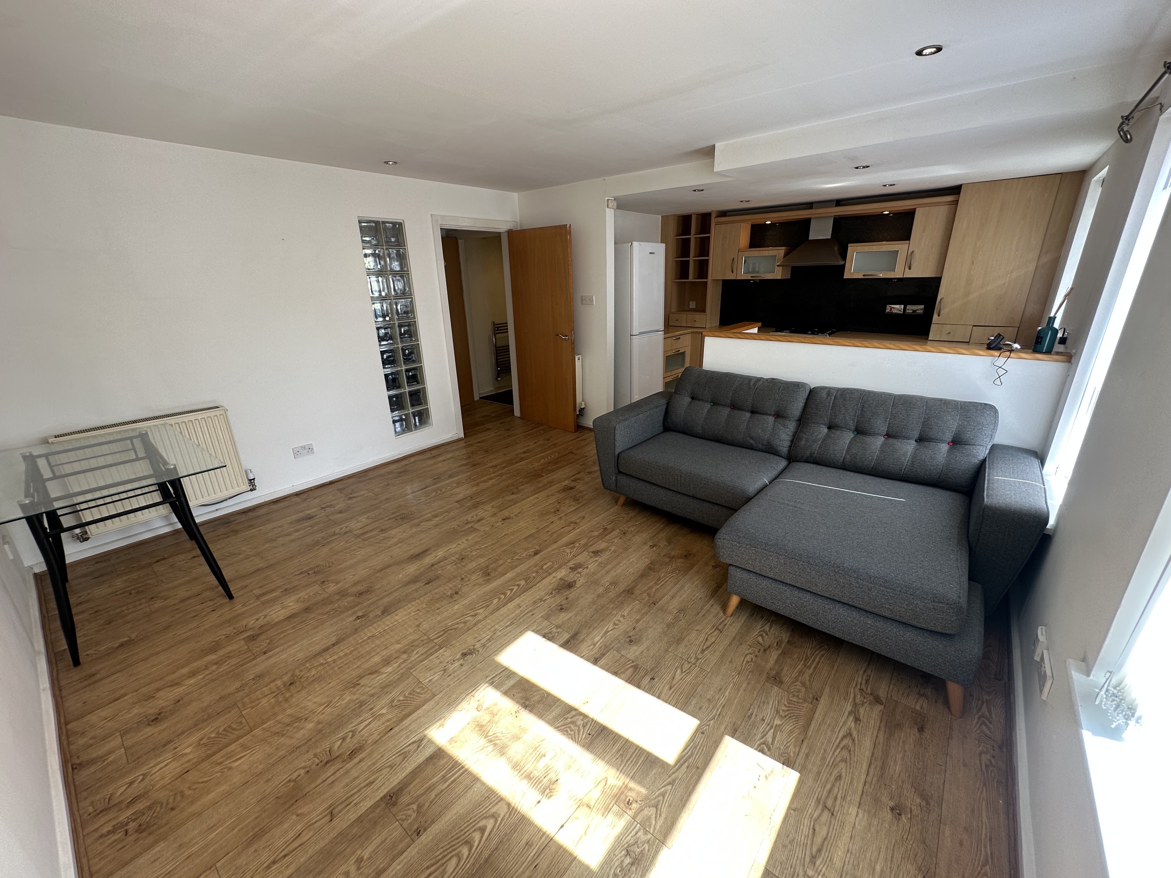 Flat Ellerman Road in Liverpool