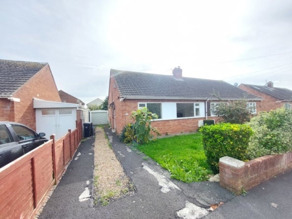 House Ashcott Drive in Burnham-on-Sea