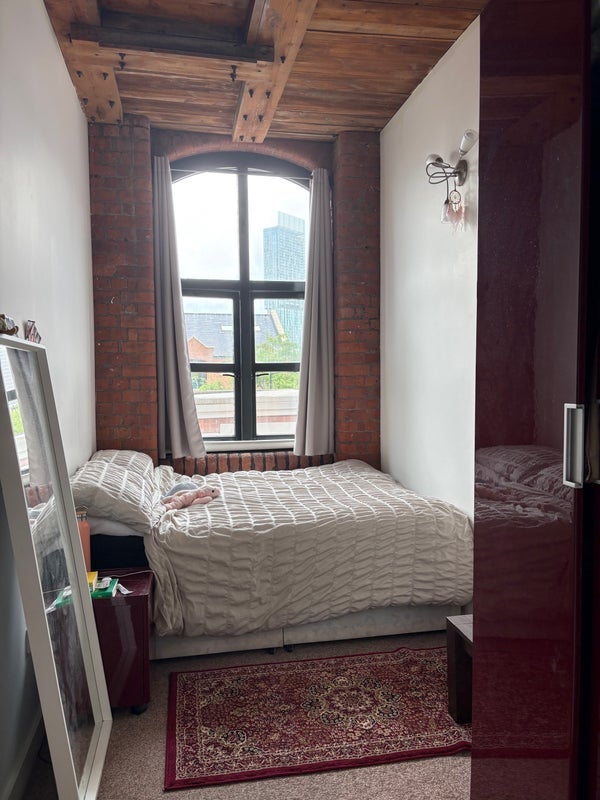 Room Blantyre Street in Manchester