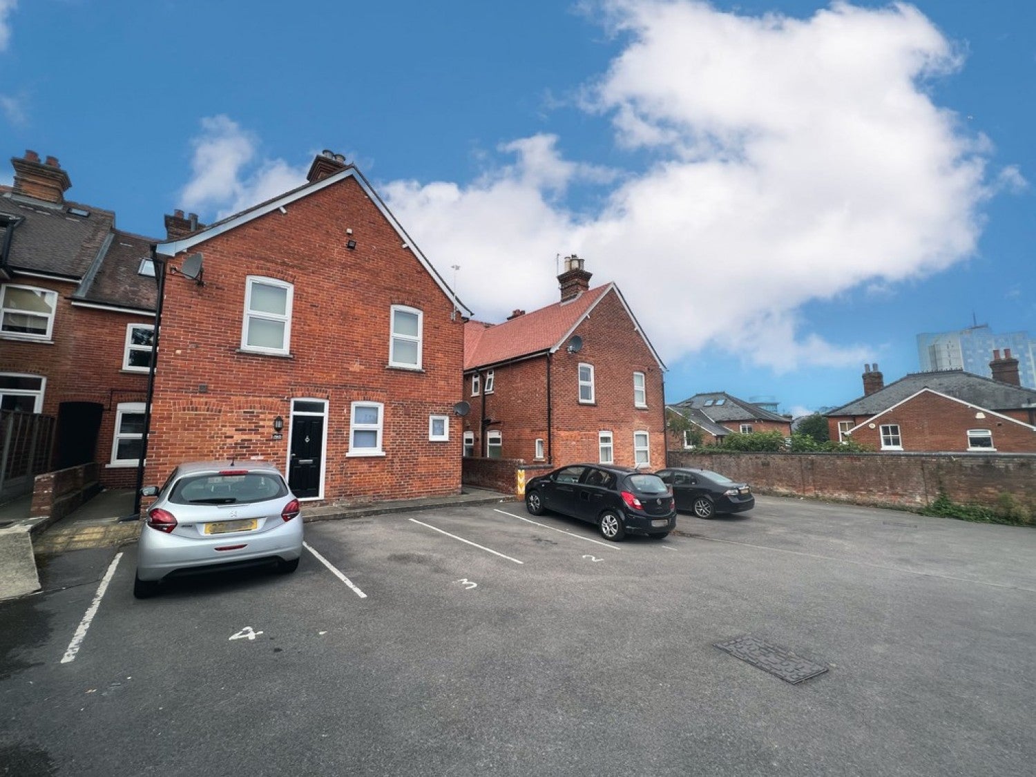 Flat New Road in Basingstoke and Deane