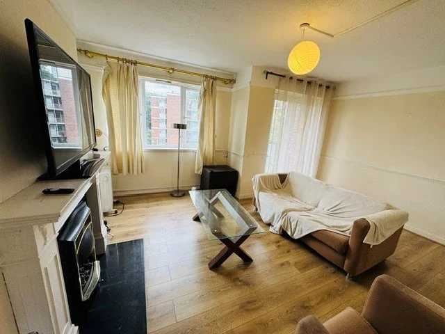 Flat Shaftesbury Street in Greater London