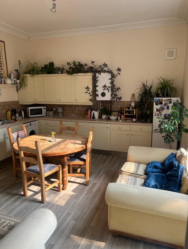 Room Oakfield Road in Bristol