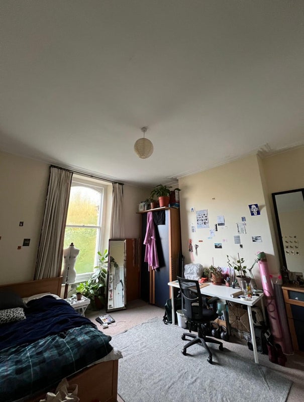 Room Oakfield Road in Bristol