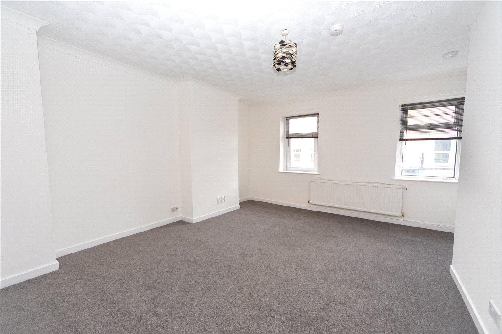 Flat Upper Clifton Street in Cardiff
