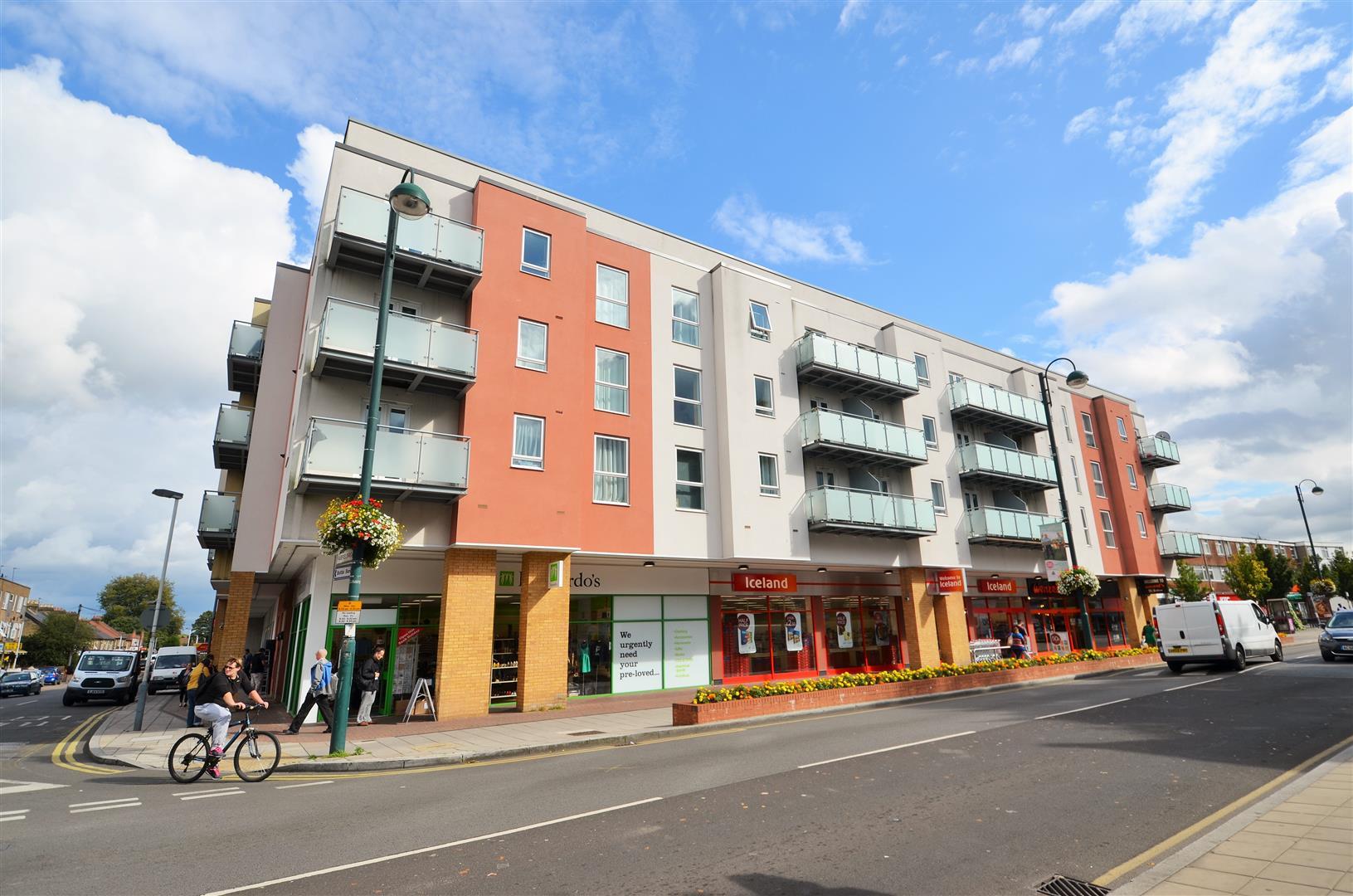Flat Fairfield Road in Greater London