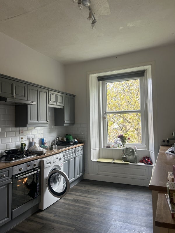 Flat Roseburn Place in City of Edinburgh