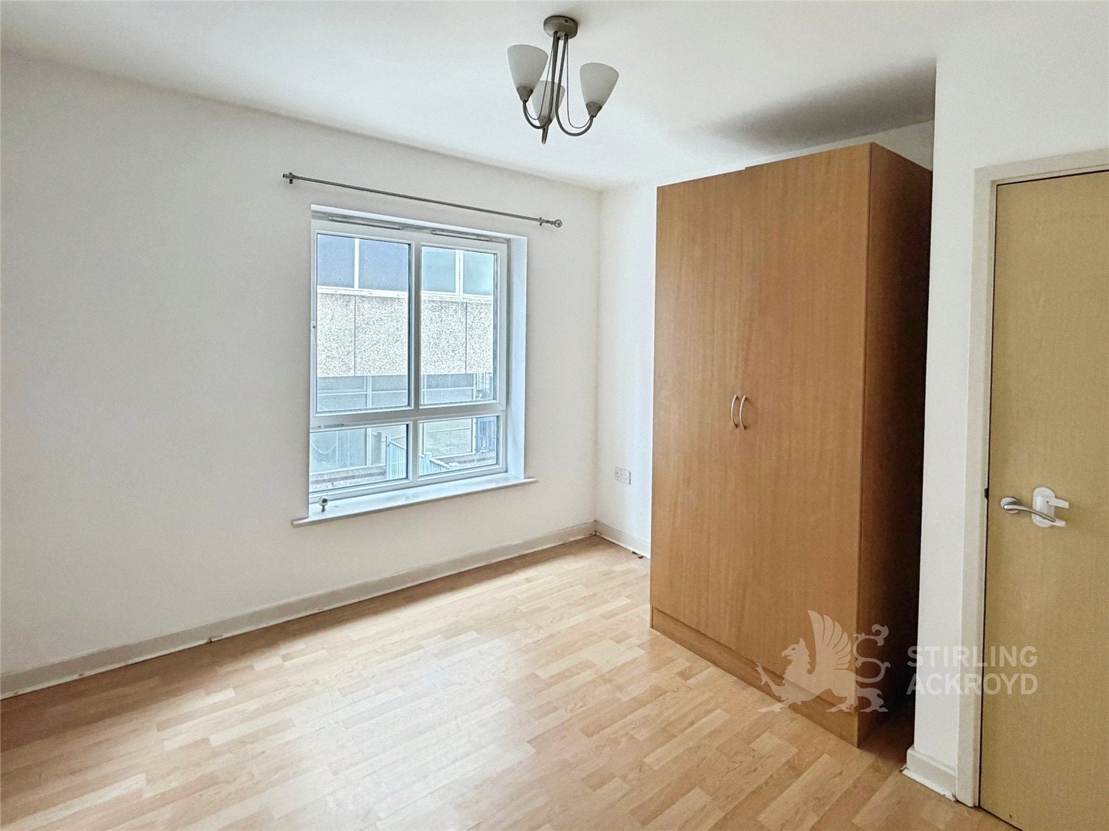 Flat Oriental Road in Woking