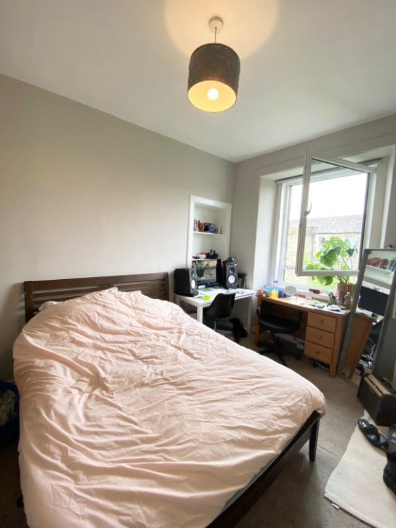 Flat Cathcart Place in City of Edinburgh