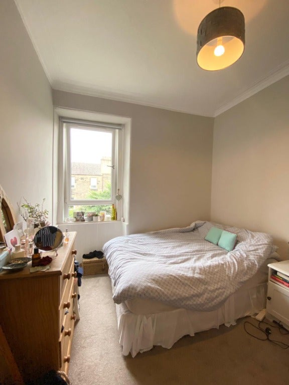 Flat Cathcart Place in City of Edinburgh