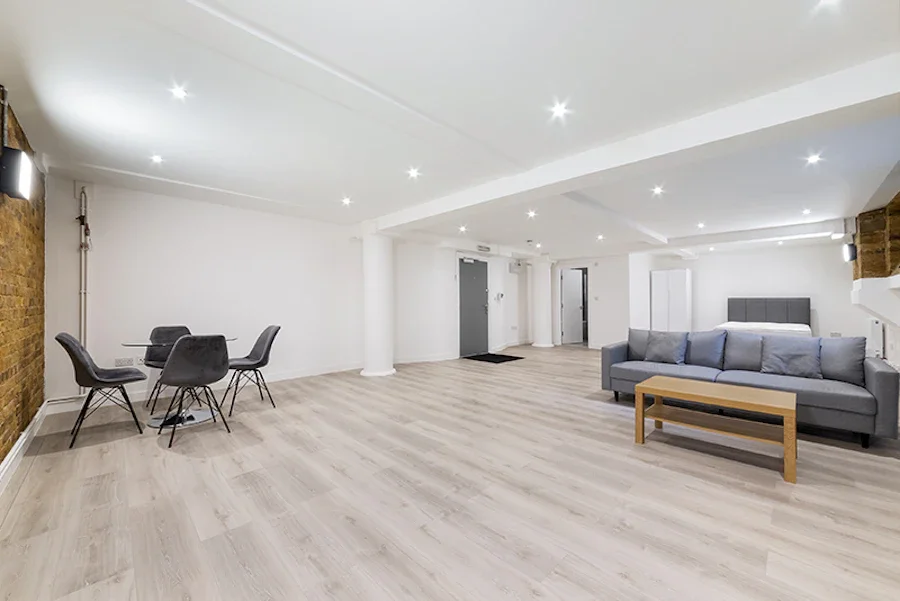 Flat Tyssen Street in London