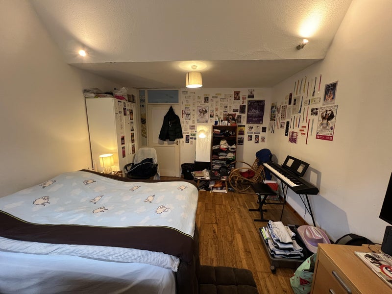 Room Armour Close in Greater London