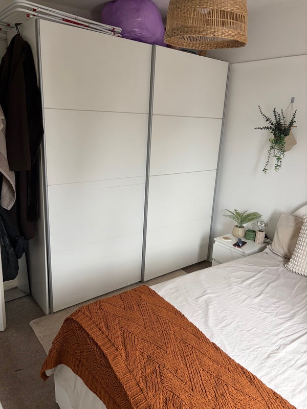 Room Gunnersbury Lane in Greater London