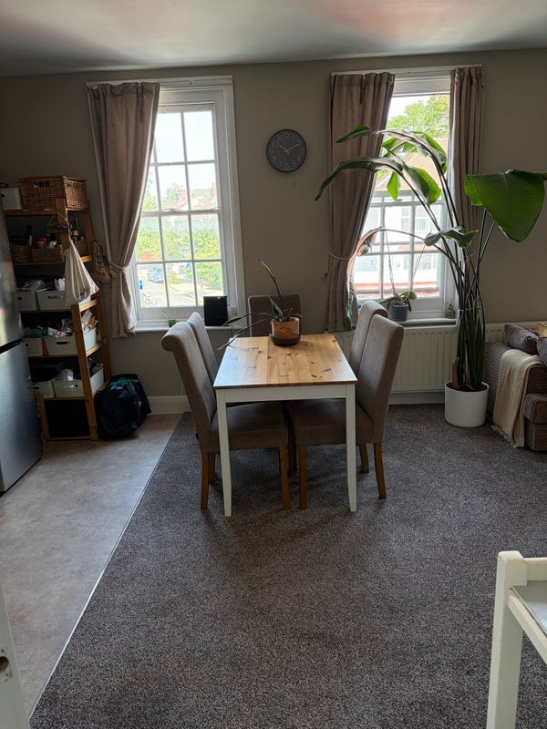 Room Gunnersbury Lane in Greater London