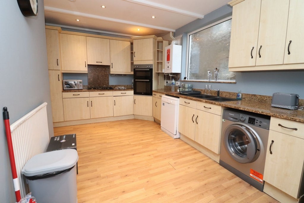 Room Globe Road in Greater London