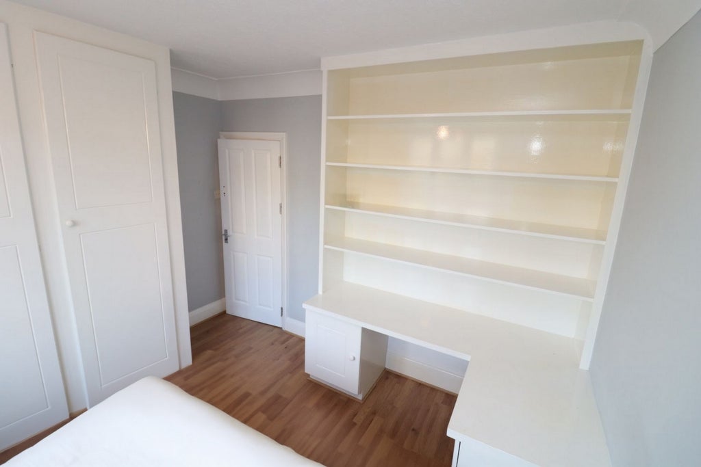 Room Globe Road in Greater London
