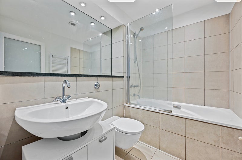 Flat Elsham Road in Greater London