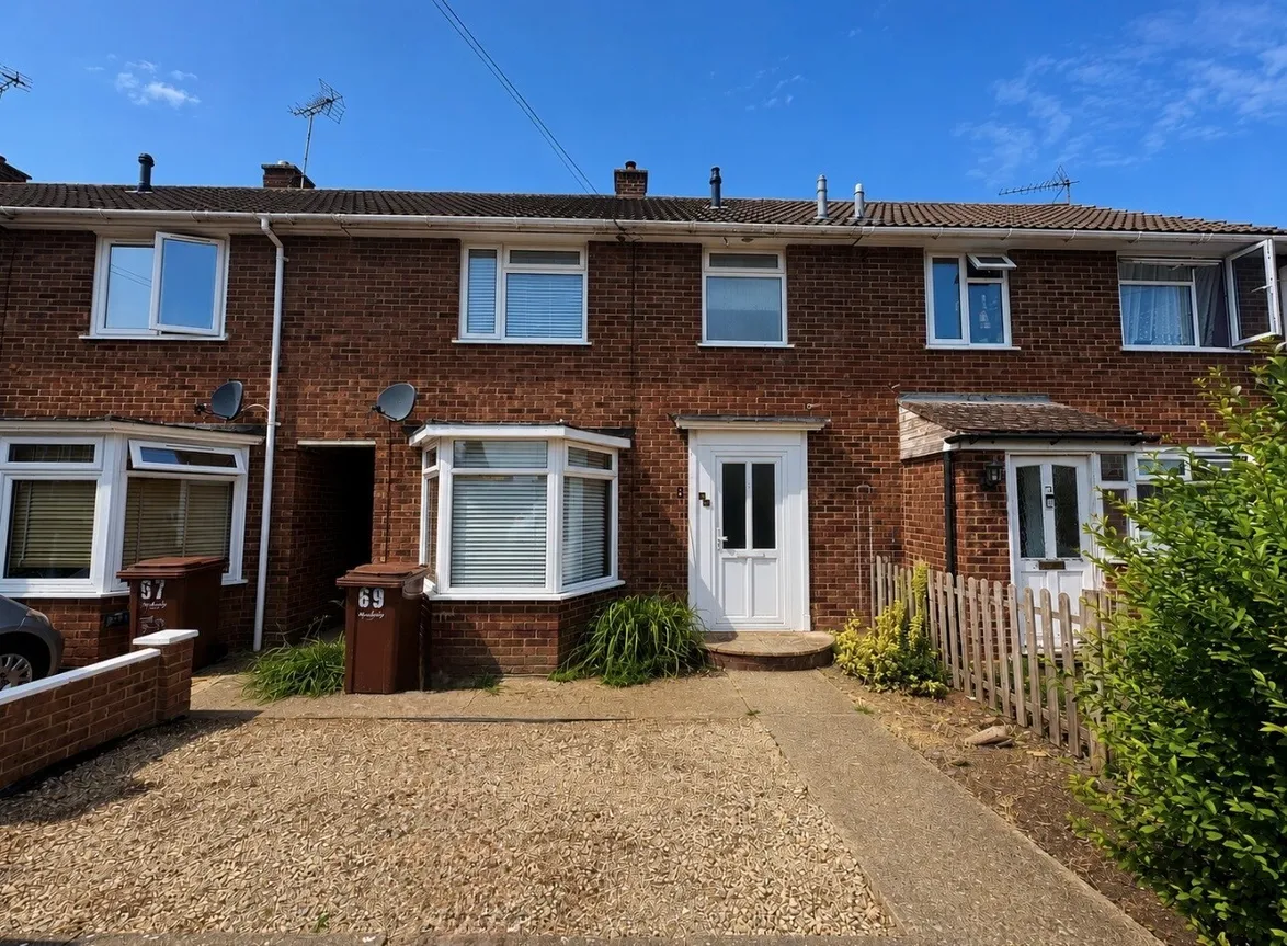 House Bendon Way in Rainham