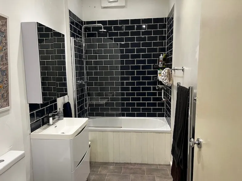 Flat Brigstocke Road in Bristol