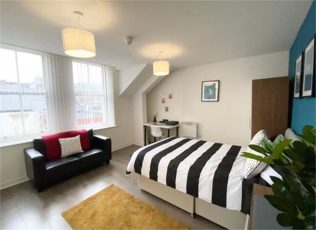 Flat Fawcett Street in Sunderland