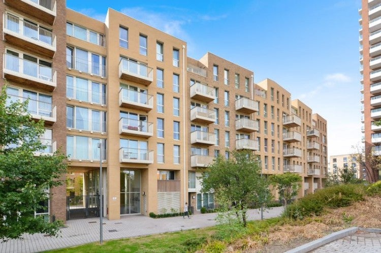 Flat Jefferson Plaza in Greater London