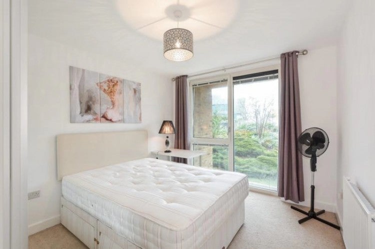 Flat Jefferson Plaza in Greater London