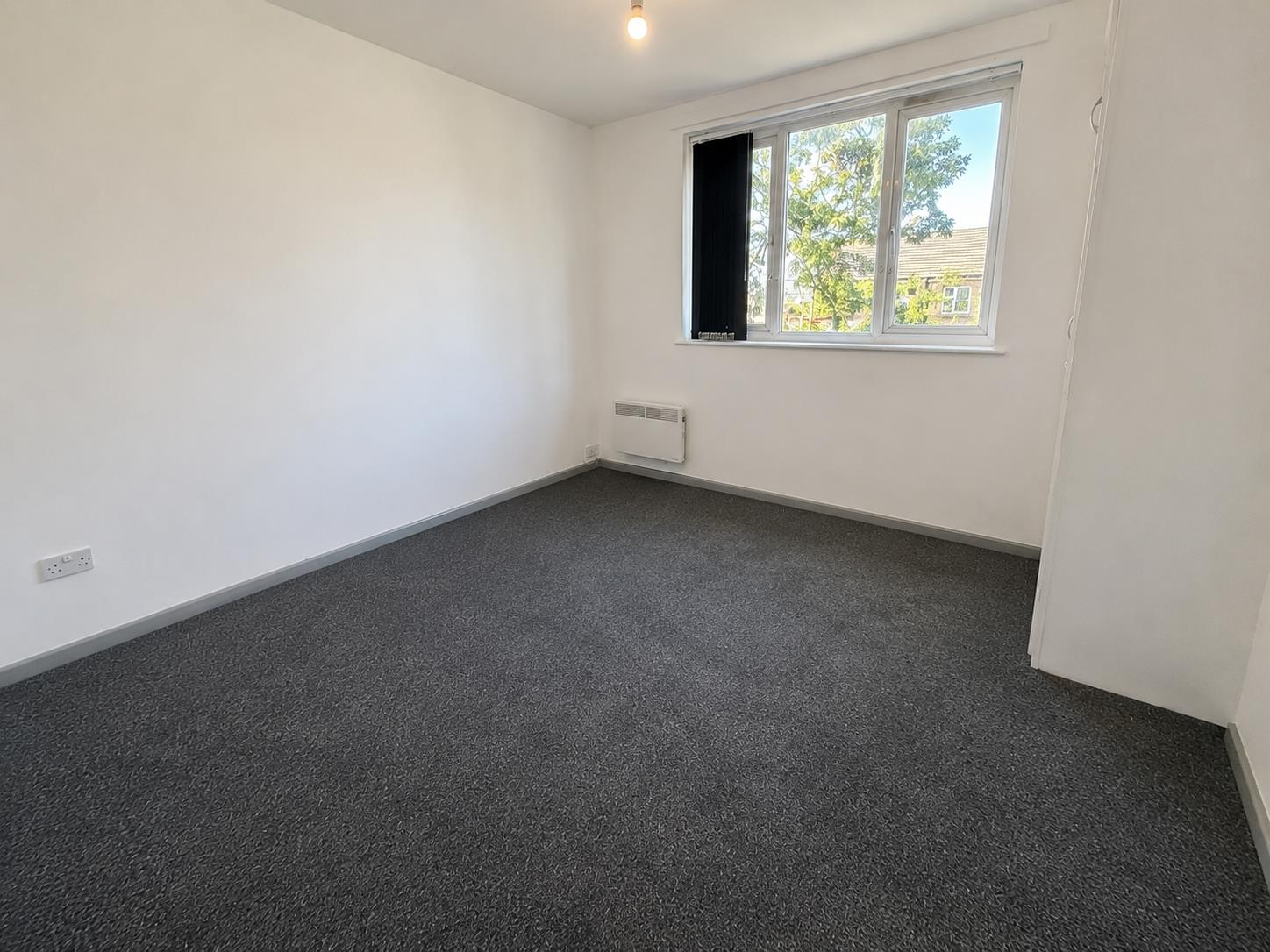 Flat Cecil Avenue in Bradford