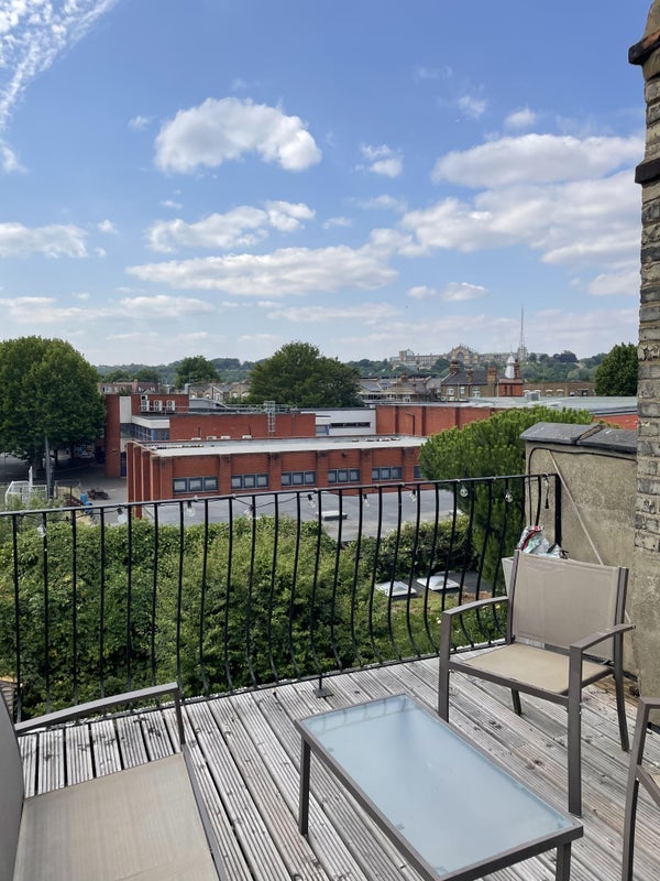 Room Hillfield Avenue in Greater London