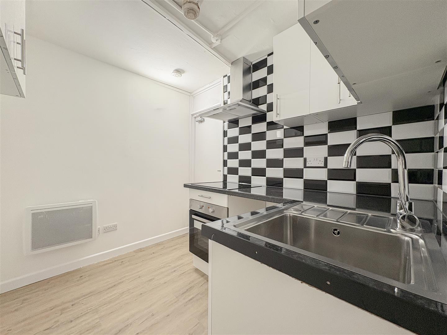 Flat Malvern Way in St Leonards