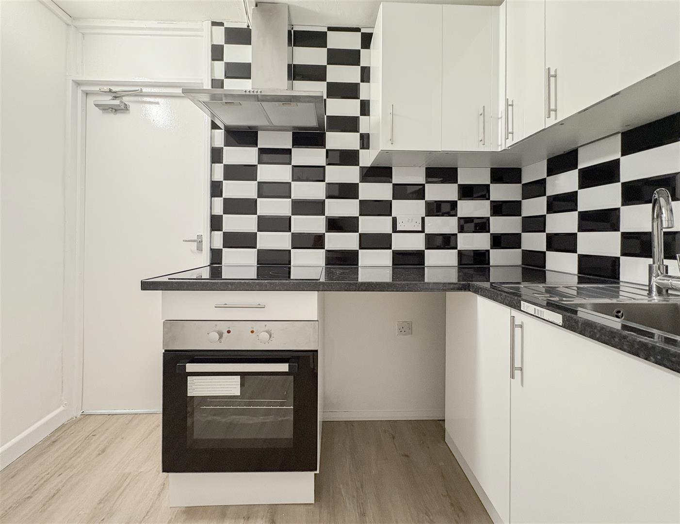 Flat Malvern Way in St Leonards