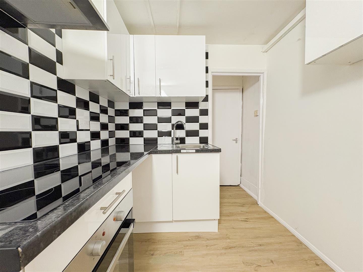 Flat Malvern Way in St Leonards