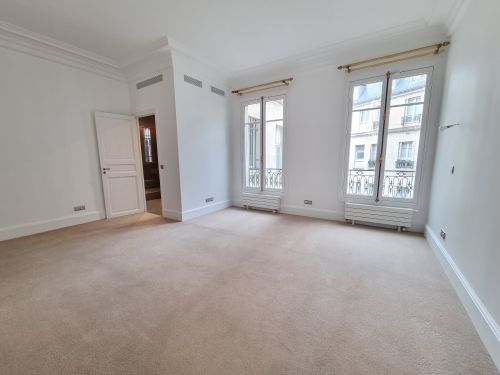 Flat Avenue Foch in Paris