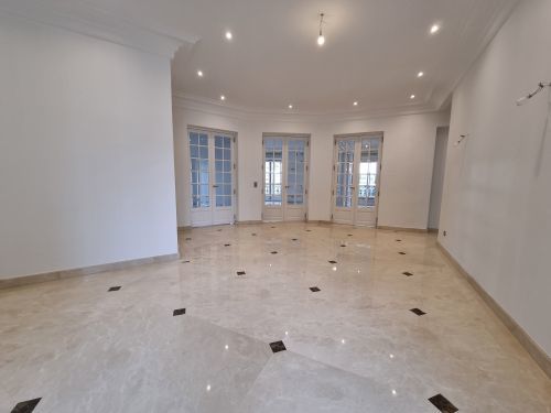 Flat Avenue Foch in Paris