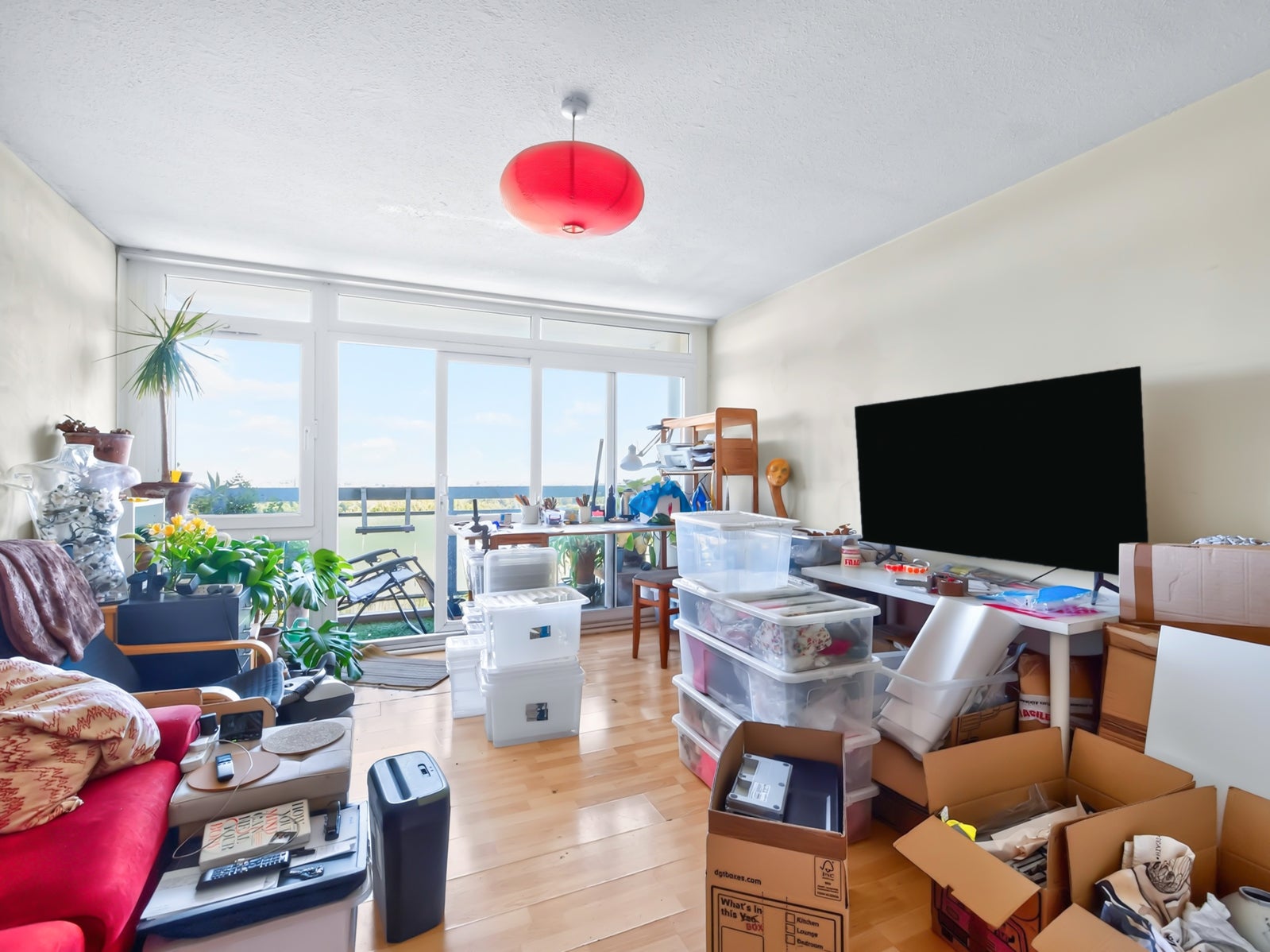 Flat Daubeney Road in Greater London