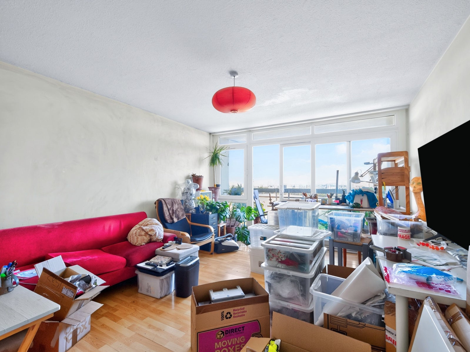 Flat Daubeney Road in Greater London