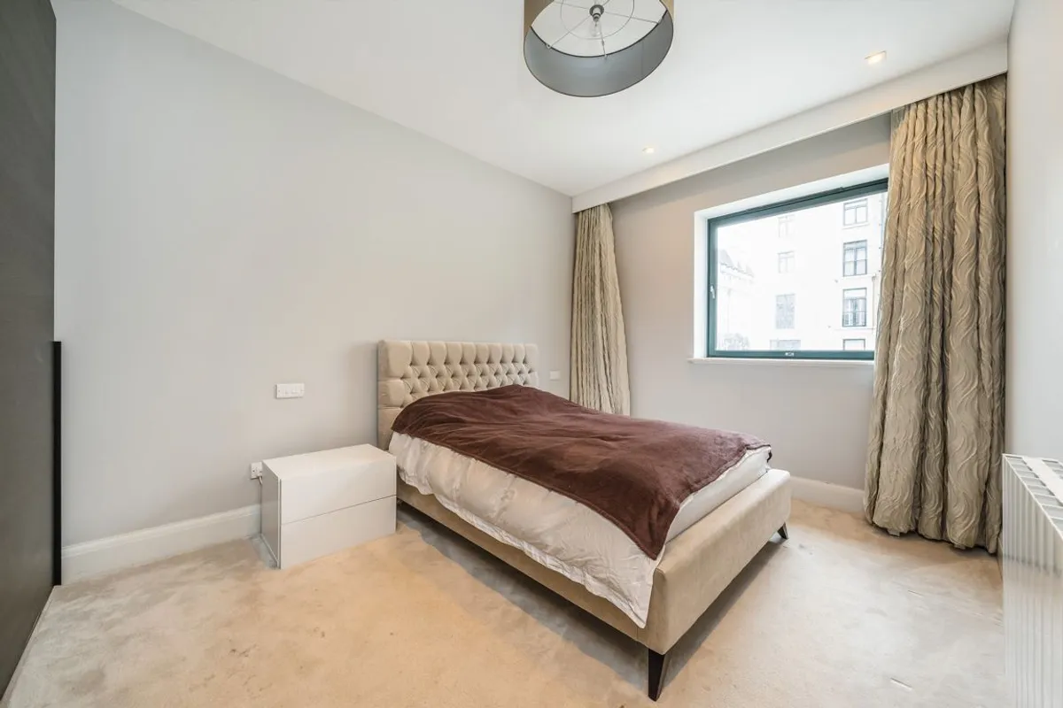 Flat Forum Magnum Square in Greater London