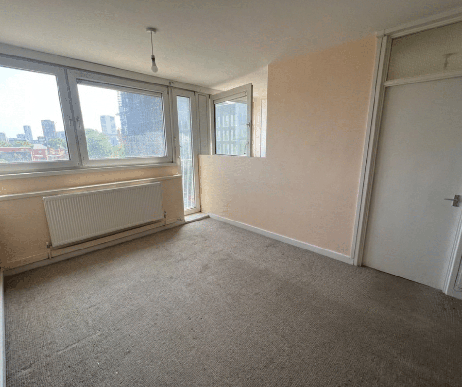 Flat Milburn Lane in Greater London