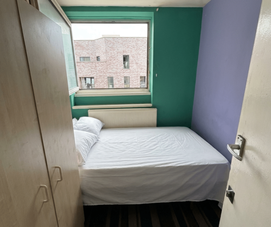 Flat Milburn Lane in Greater London