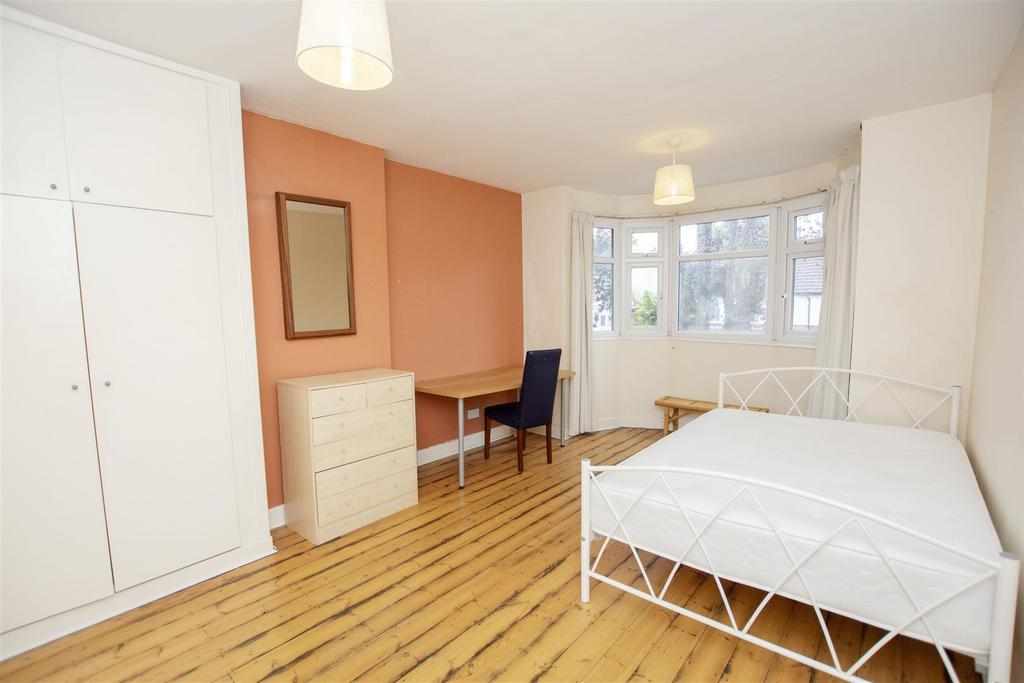 Flat Langleys Road in Birmingham